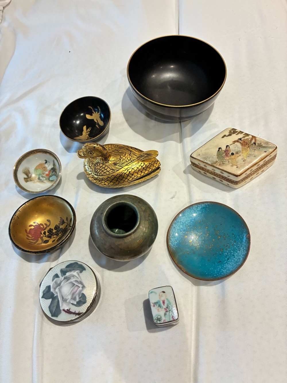 Lot of Asian vintage smalls - Accent Bowls and Trinket Boxes